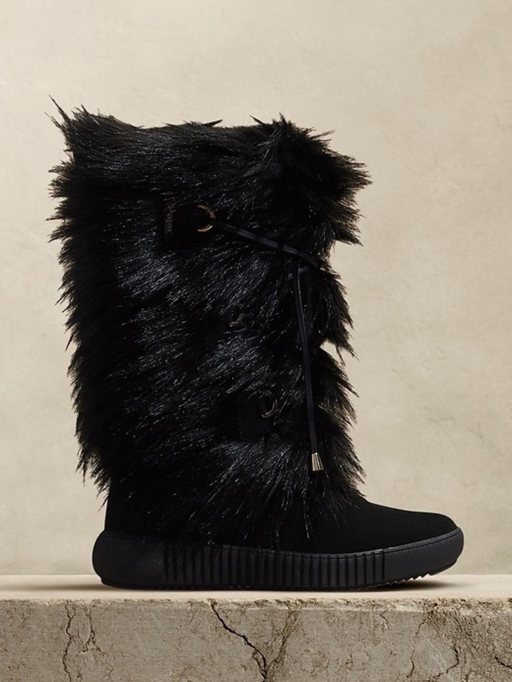 Pajar Julieta ECO plush black faux fur and a thick rubber sole winter boots 39